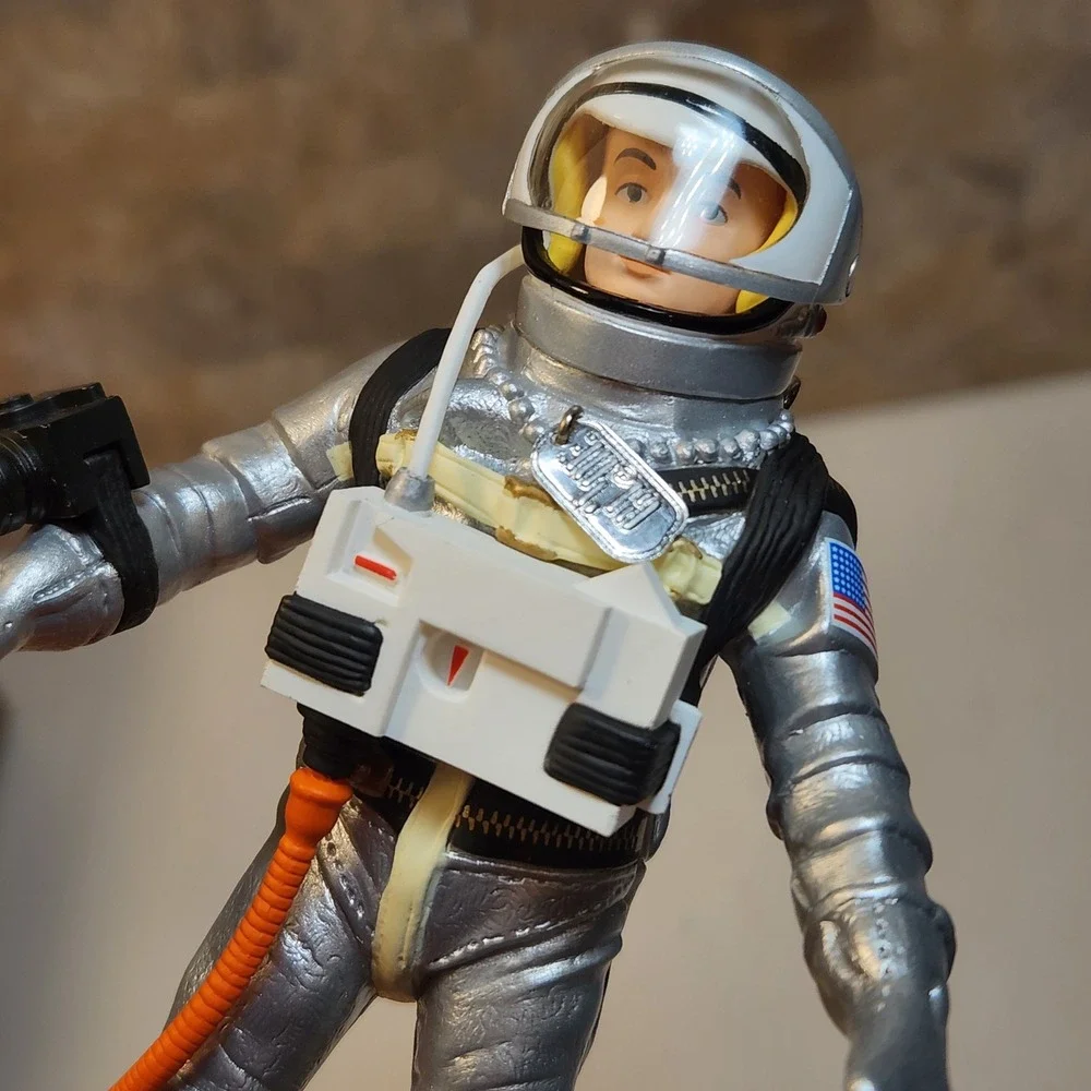 Hallmark Keepsake 2000 G.I Joe Action Pilot Astronaut Space Suit Ornament QX6734